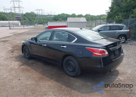 2015 Nissan Altima 2.5/2.5 S/2.5 Sl/2.5 Sv z USA, uszkodzony, nr VIN 1N4AL3APXFC141728